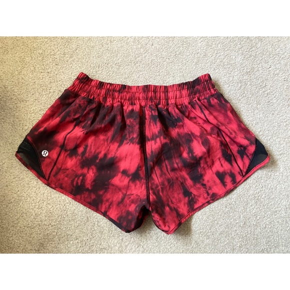 Lululemon Hotty Hot Short II 2.5" Size 6 - Picture 7 of 8